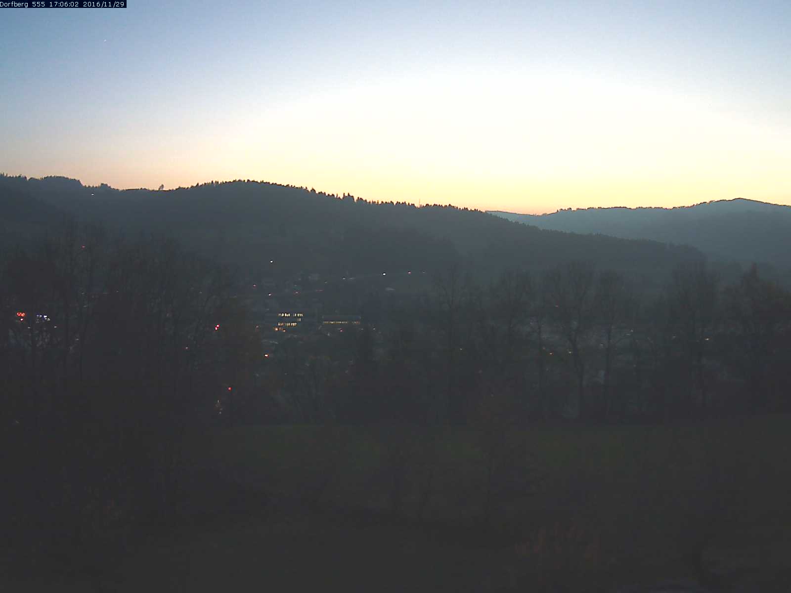 Webcam-Bild: Aussicht vom Dorfberg in Langnau 20161129-170601
