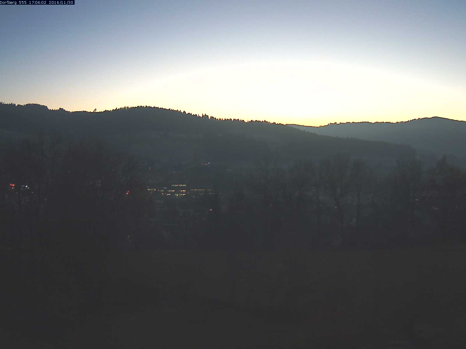 Webcam-Bild: Aussicht vom Dorfberg in Langnau 20161130-170601