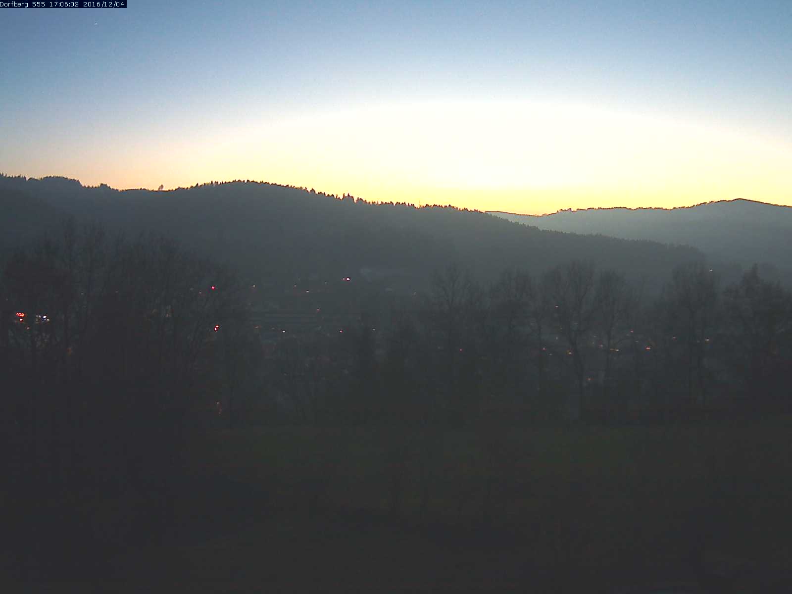 Webcam-Bild: Aussicht vom Dorfberg in Langnau 20161204-170601