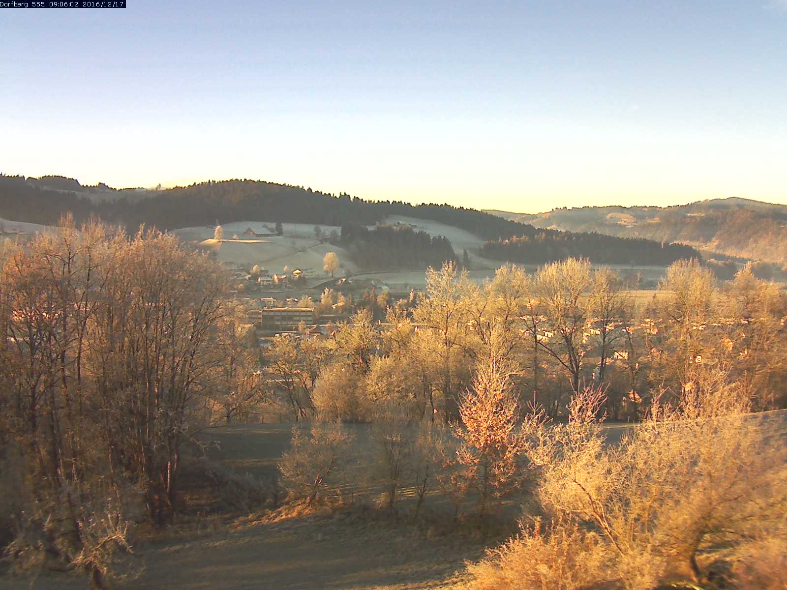Webcam-Bild: Aussicht vom Dorfberg in Langnau 20161217-090601