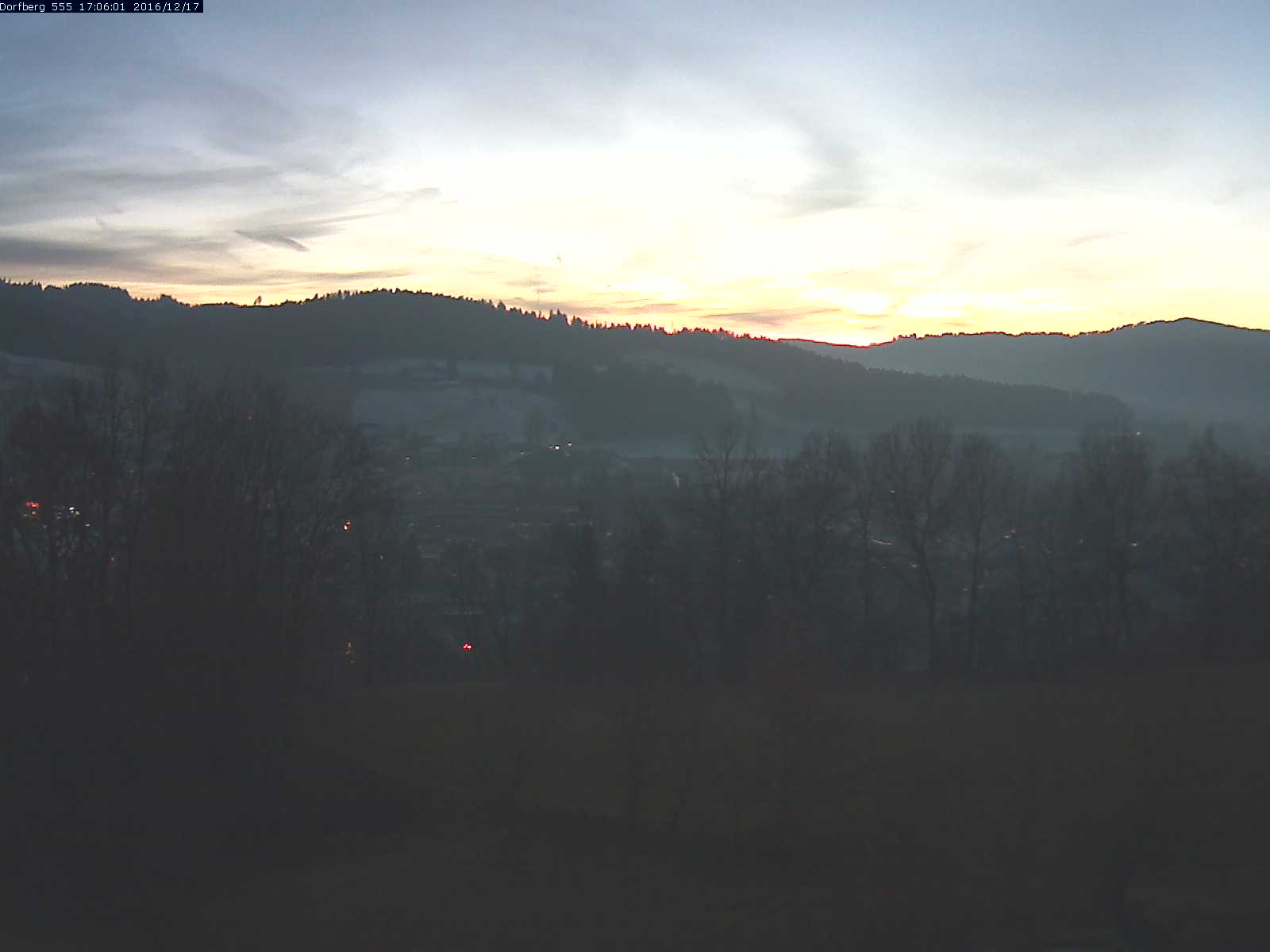 Webcam-Bild: Aussicht vom Dorfberg in Langnau 20161217-170601