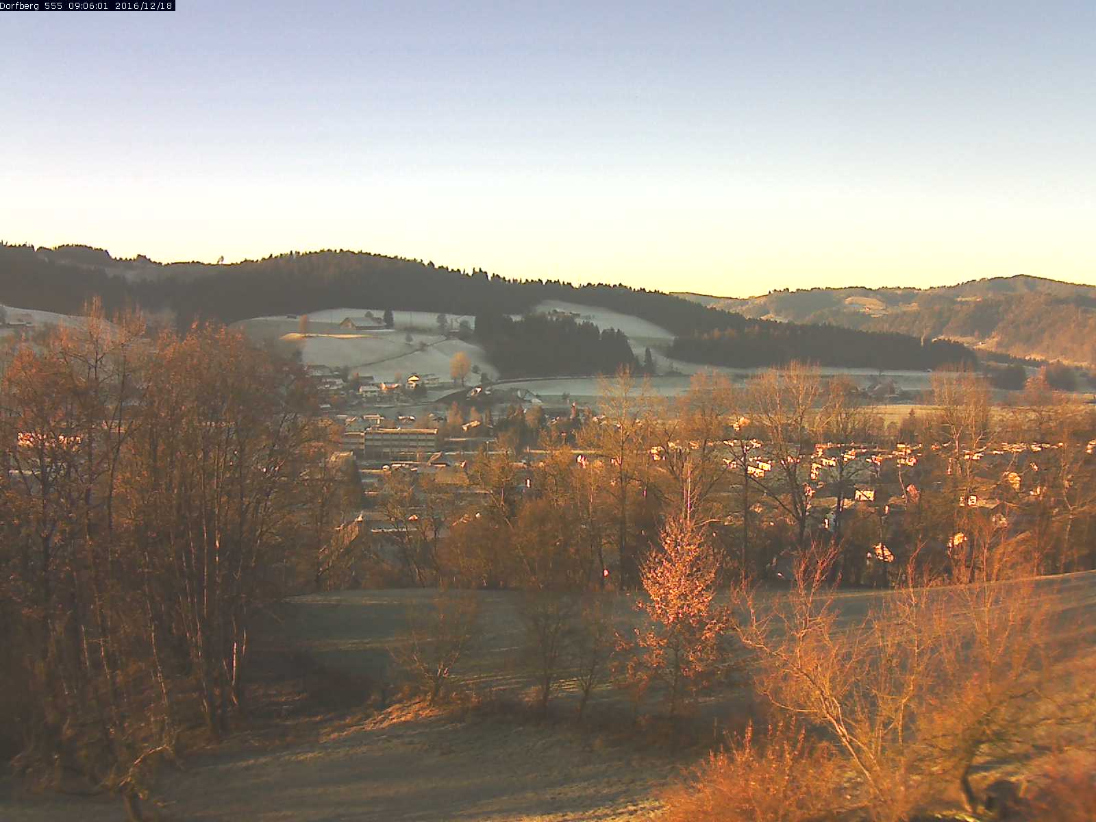 Webcam-Bild: Aussicht vom Dorfberg in Langnau 20161218-090601