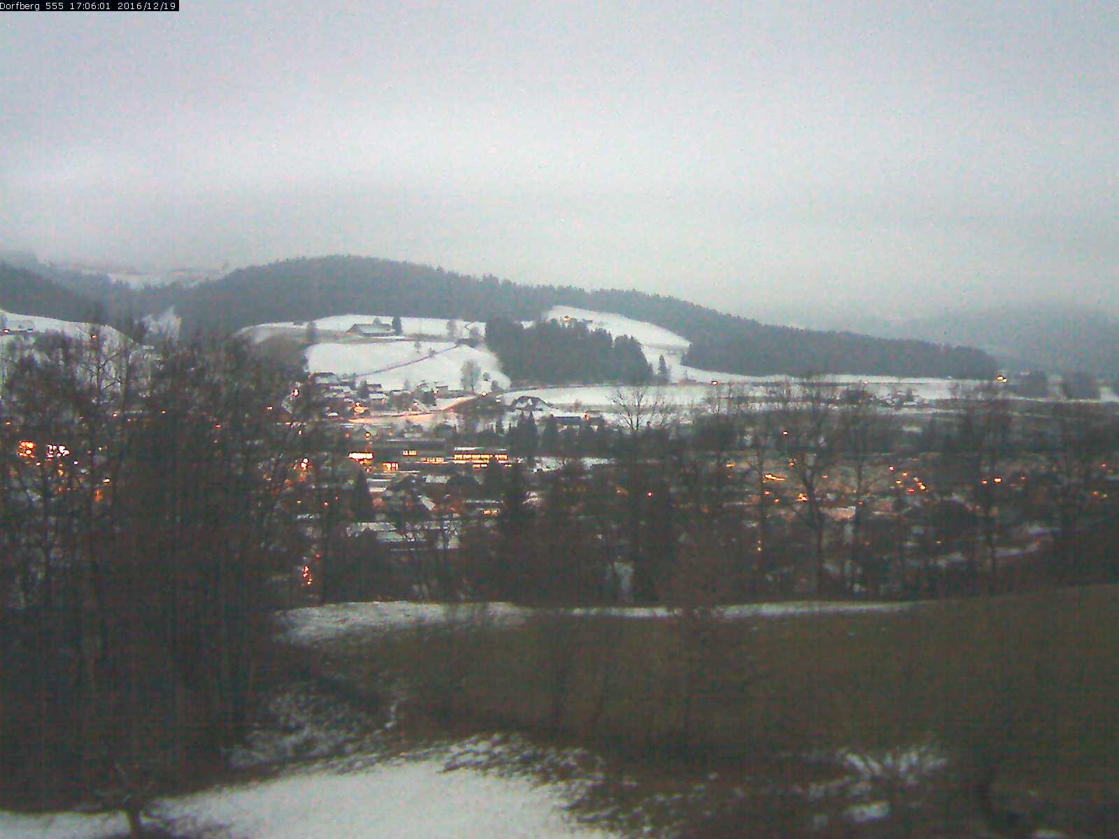 Webcam-Bild: Aussicht vom Dorfberg in Langnau 20161219-170601