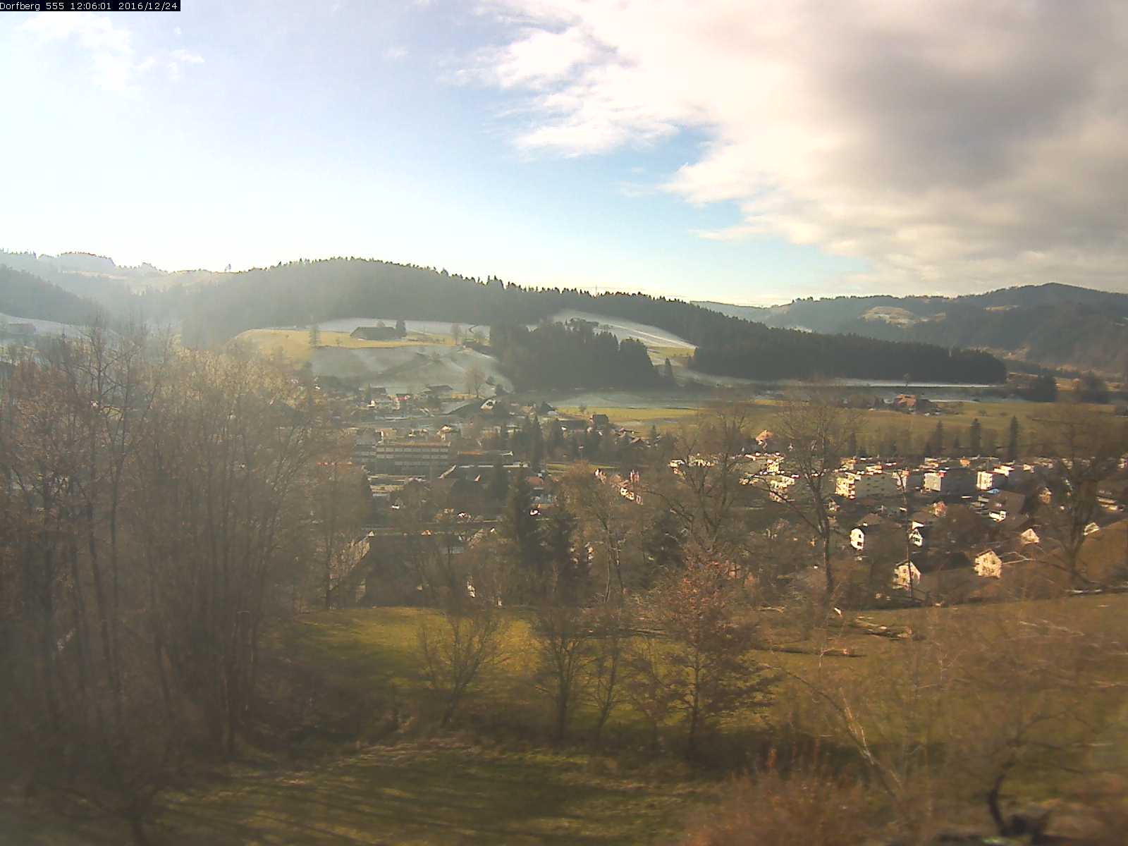Webcam-Bild: Aussicht vom Dorfberg in Langnau 20161224-120601