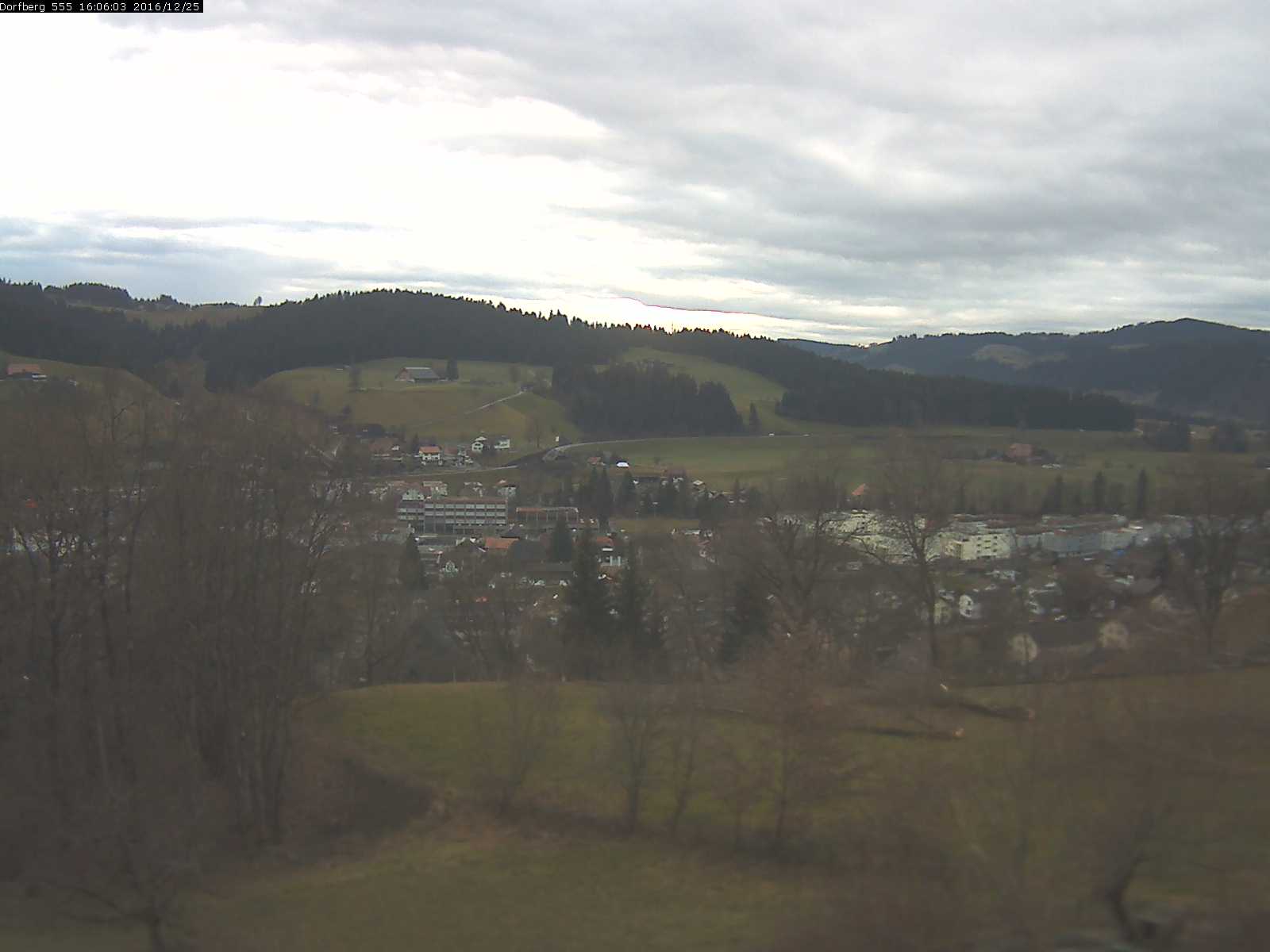 Webcam-Bild: Aussicht vom Dorfberg in Langnau 20161225-160602