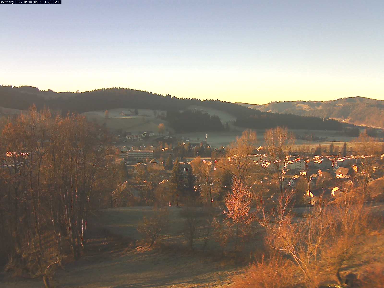 Webcam-Bild: Aussicht vom Dorfberg in Langnau 20161228-090601