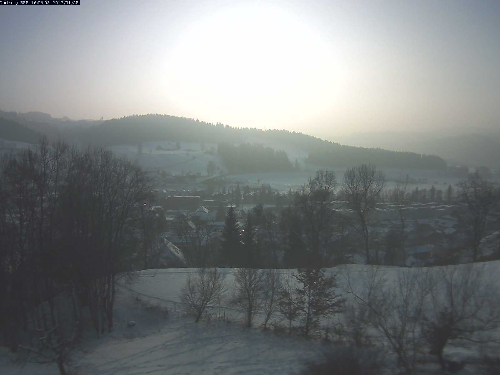 Webcam-Bild: Aussicht vom Dorfberg in Langnau 20170125-160601