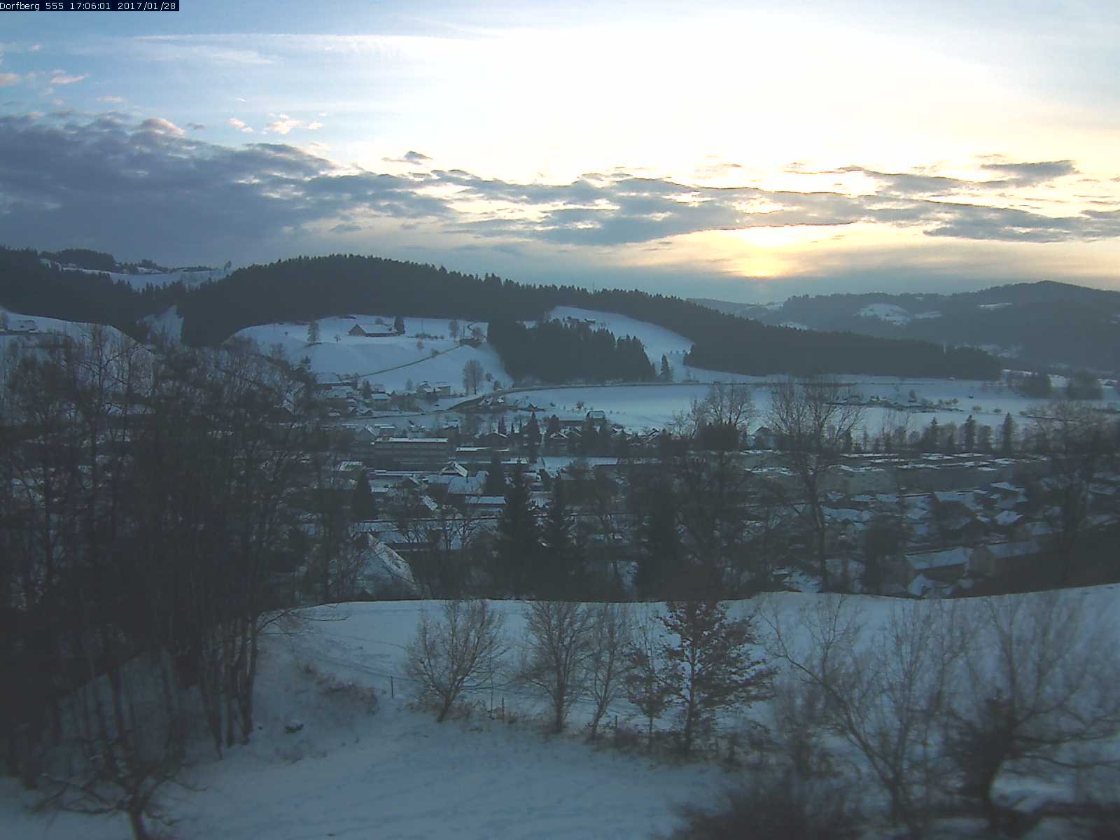 Webcam-Bild: Aussicht vom Dorfberg in Langnau 20170128-170601