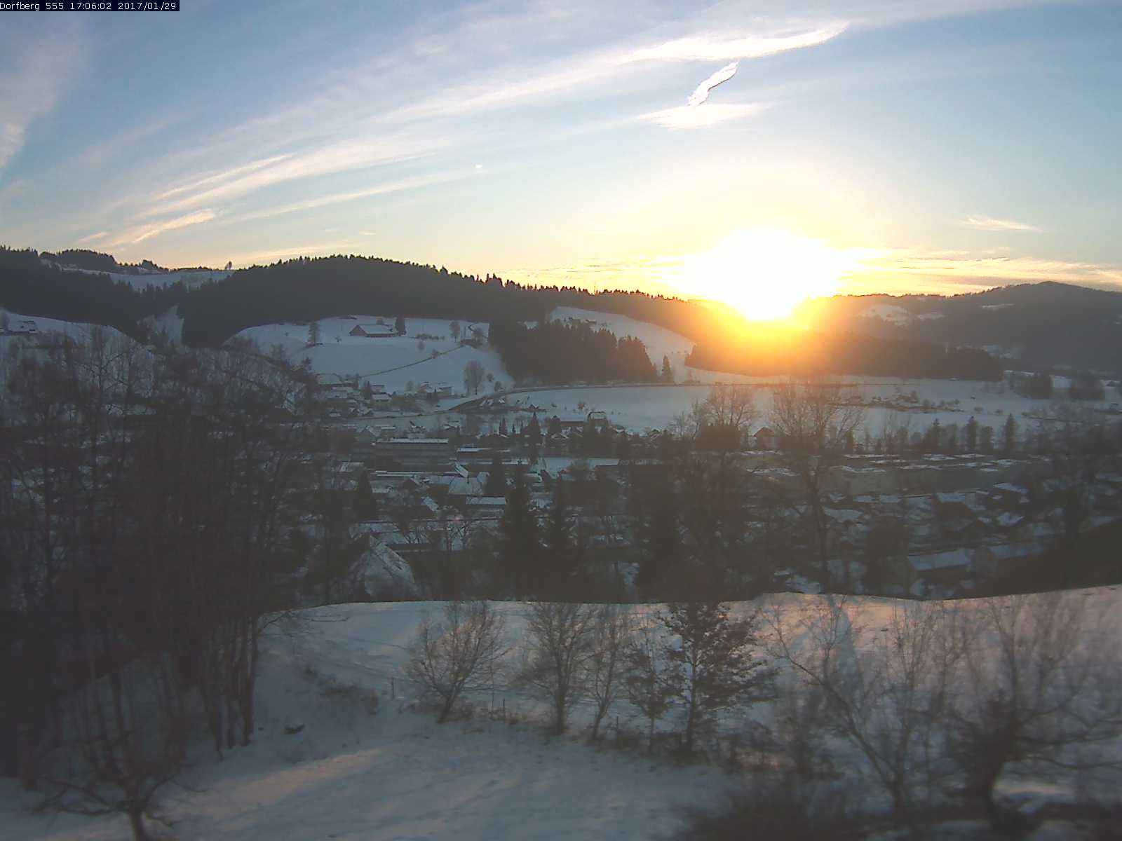 Webcam-Bild: Aussicht vom Dorfberg in Langnau 20170129-170601