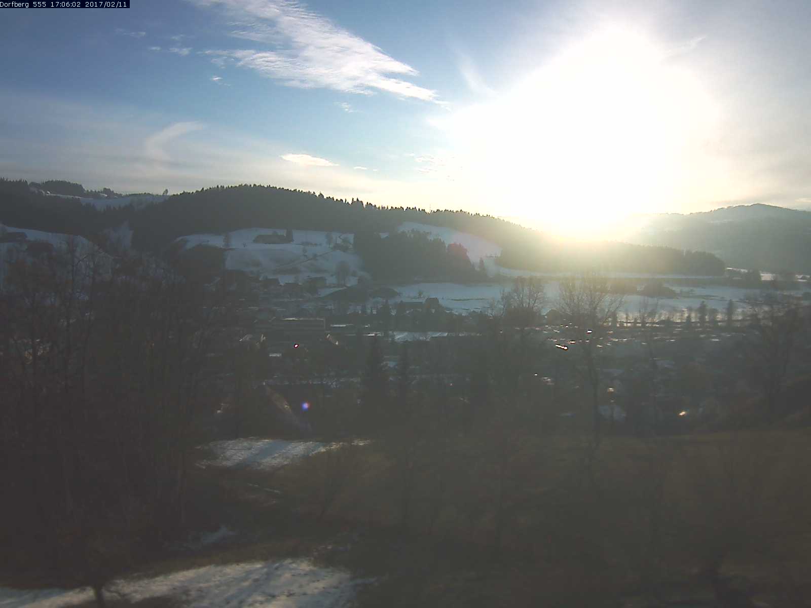 Webcam-Bild: Aussicht vom Dorfberg in Langnau 20170211-170601