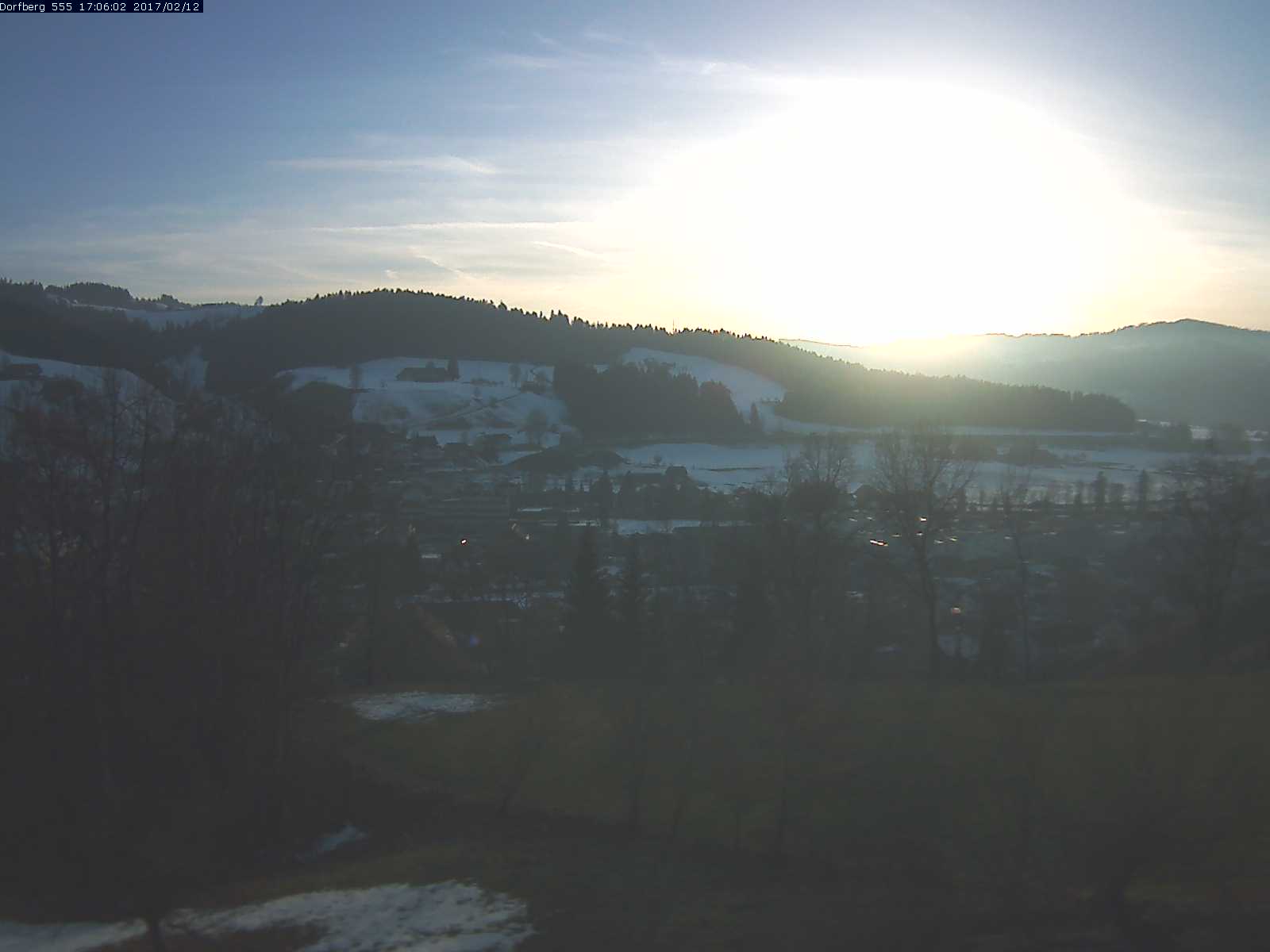 Webcam-Bild: Aussicht vom Dorfberg in Langnau 20170212-170601