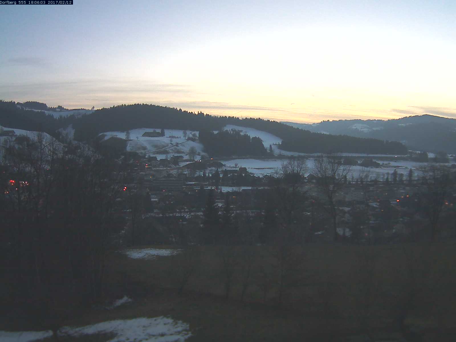 Webcam-Bild: Aussicht vom Dorfberg in Langnau 20170212-180601
