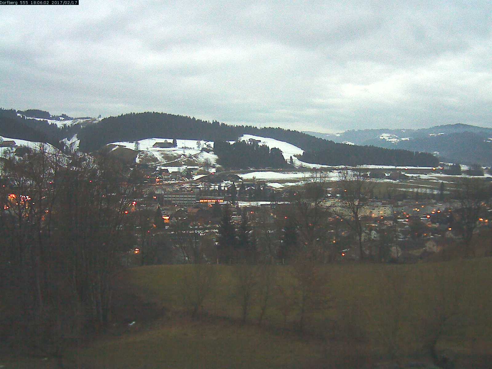 Webcam-Bild: Aussicht vom Dorfberg in Langnau 20170217-180601