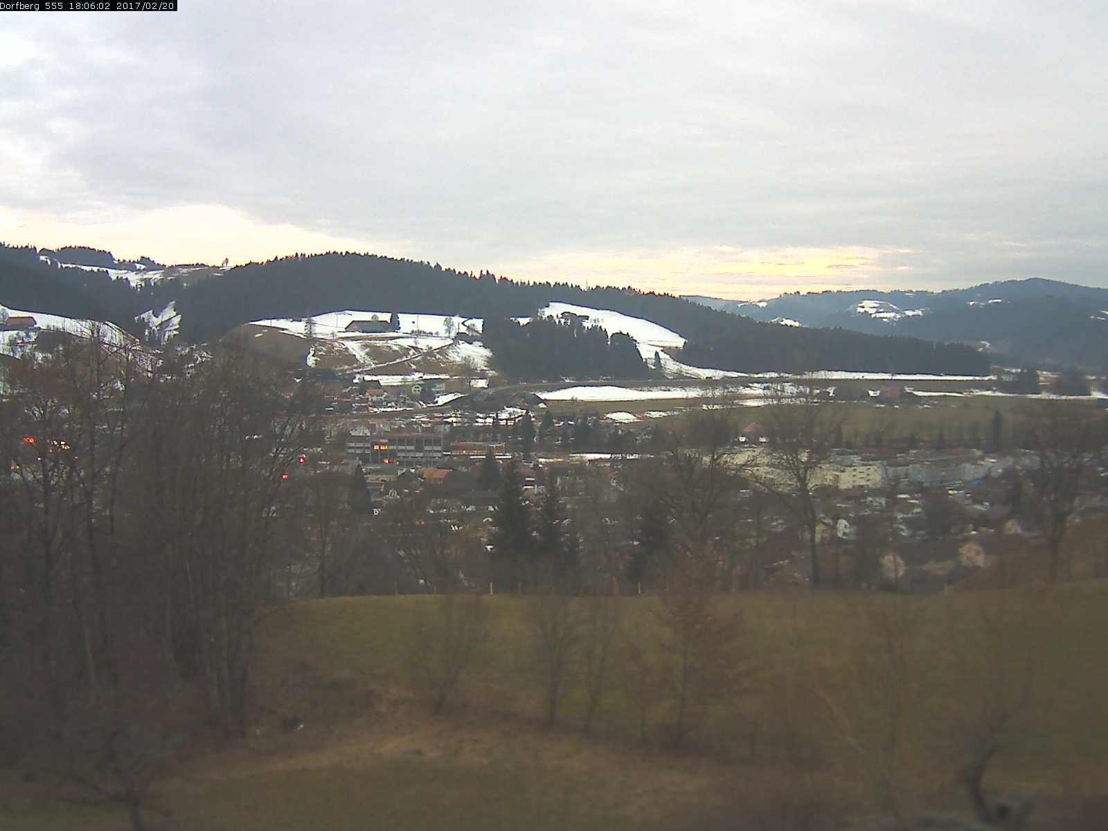 Webcam-Bild: Aussicht vom Dorfberg in Langnau 20170220-180601