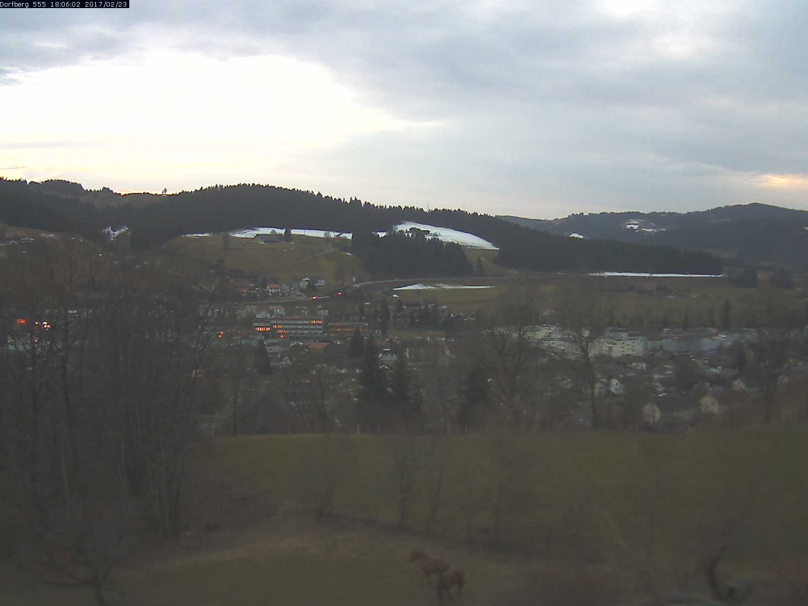 Webcam-Bild: Aussicht vom Dorfberg in Langnau 20170223-180601
