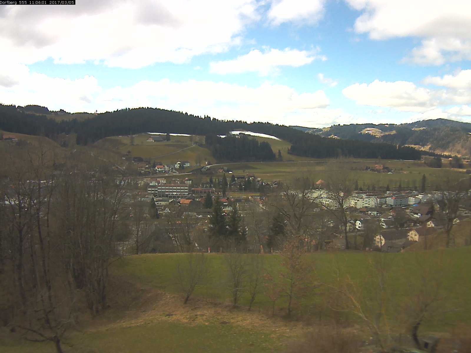 Webcam-Bild: Aussicht vom Dorfberg in Langnau 20170305-110601