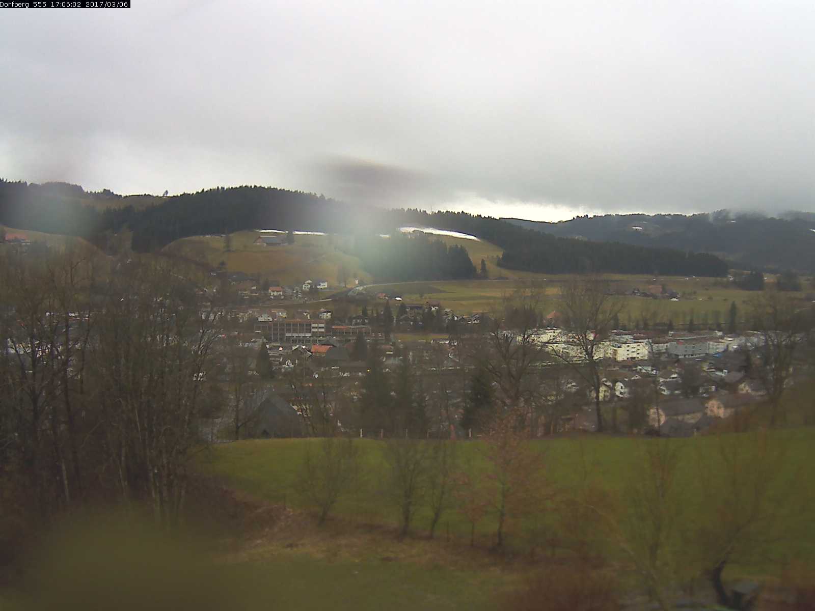 Webcam-Bild: Aussicht vom Dorfberg in Langnau 20170306-170601