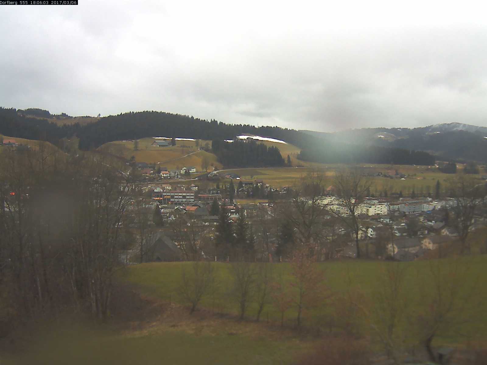 Webcam-Bild: Aussicht vom Dorfberg in Langnau 20170306-180601