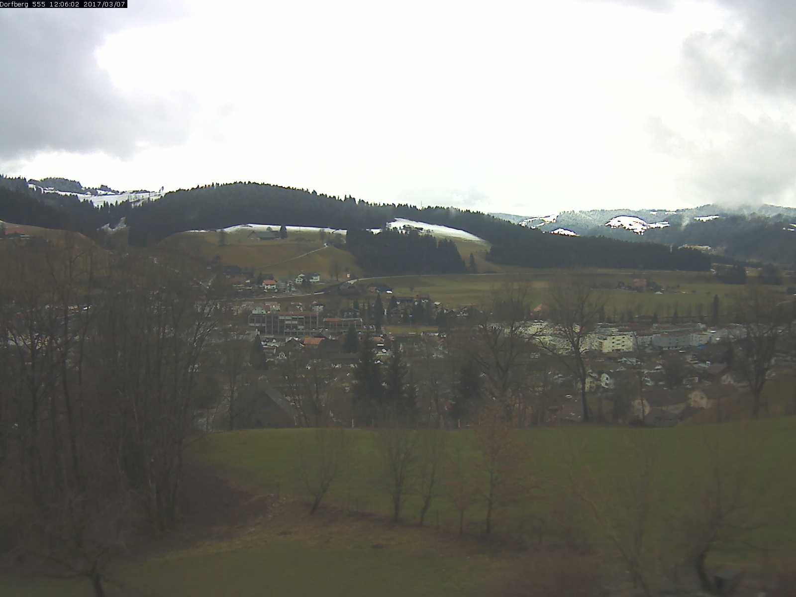 Webcam-Bild: Aussicht vom Dorfberg in Langnau 20170307-120601