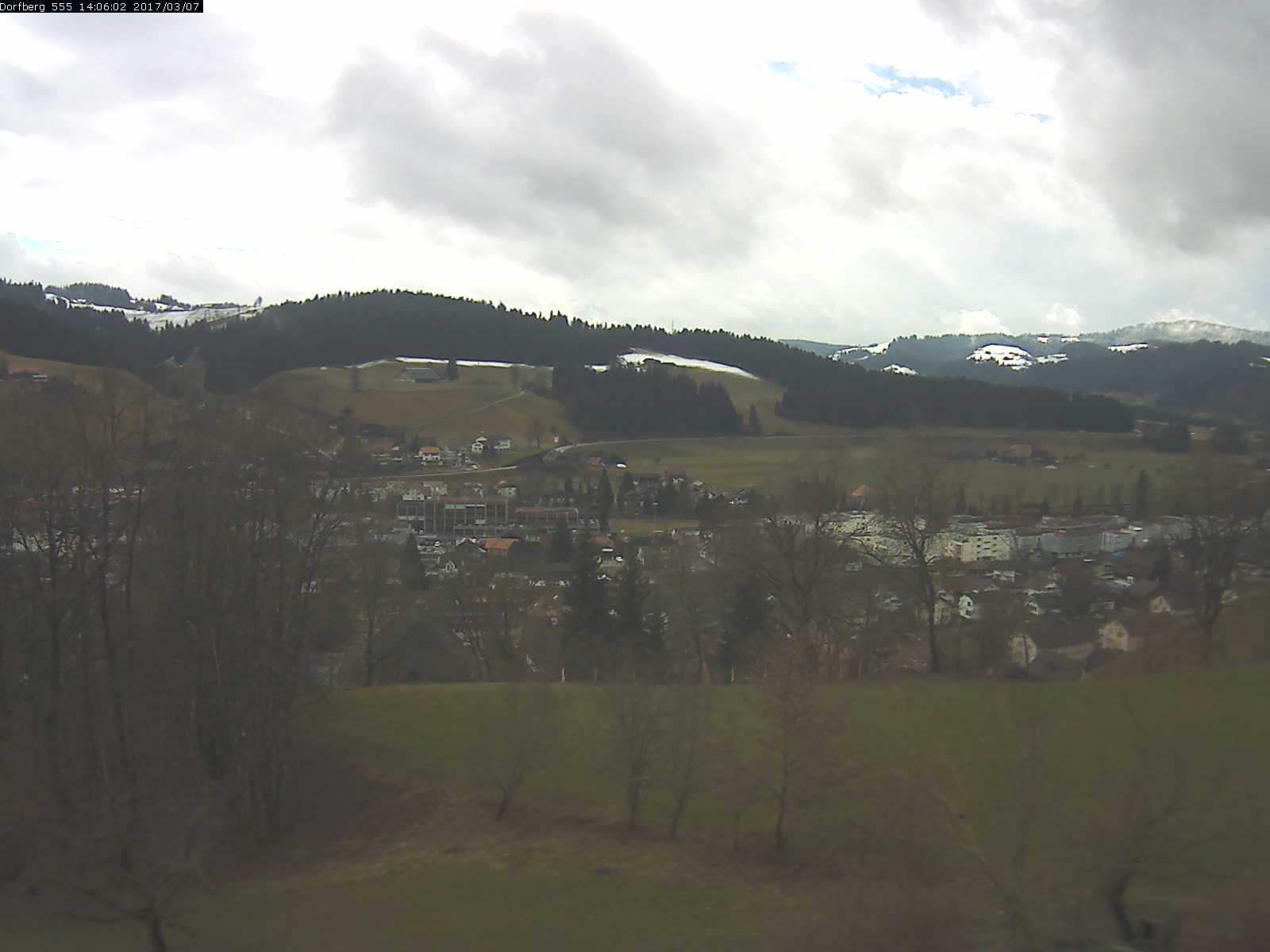 Webcam-Bild: Aussicht vom Dorfberg in Langnau 20170307-140601