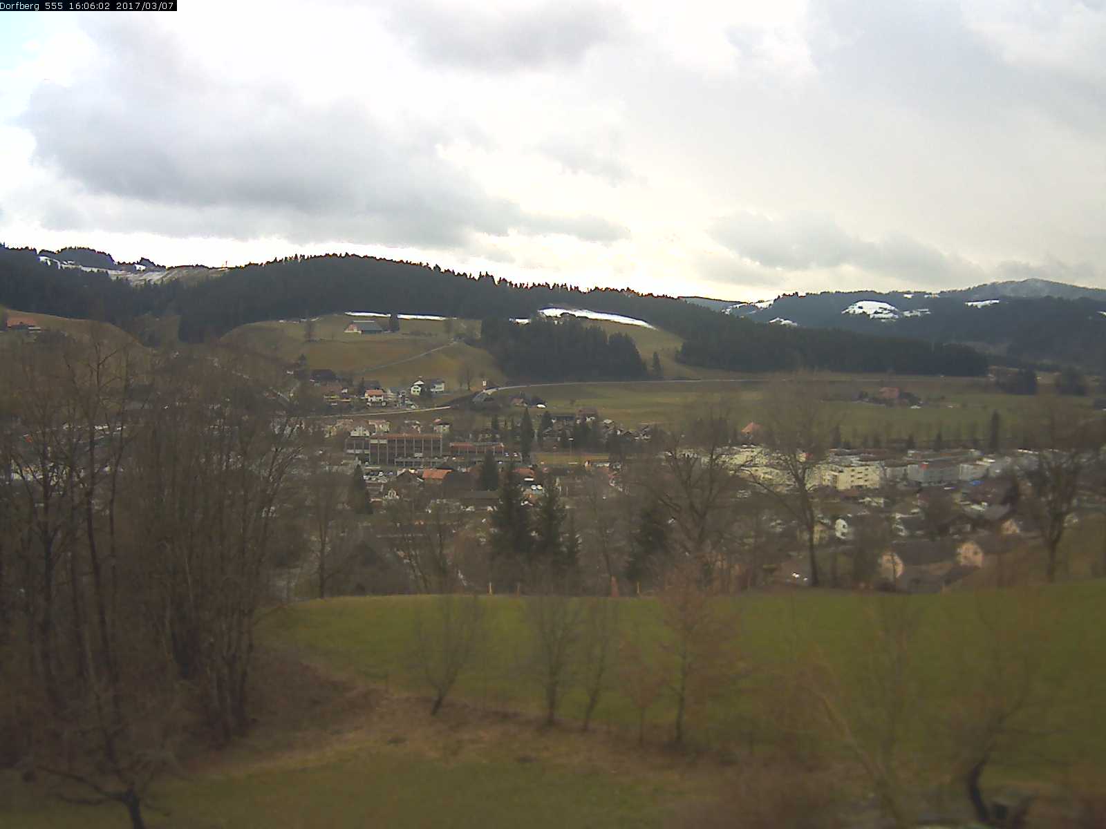 Webcam-Bild: Aussicht vom Dorfberg in Langnau 20170307-160601