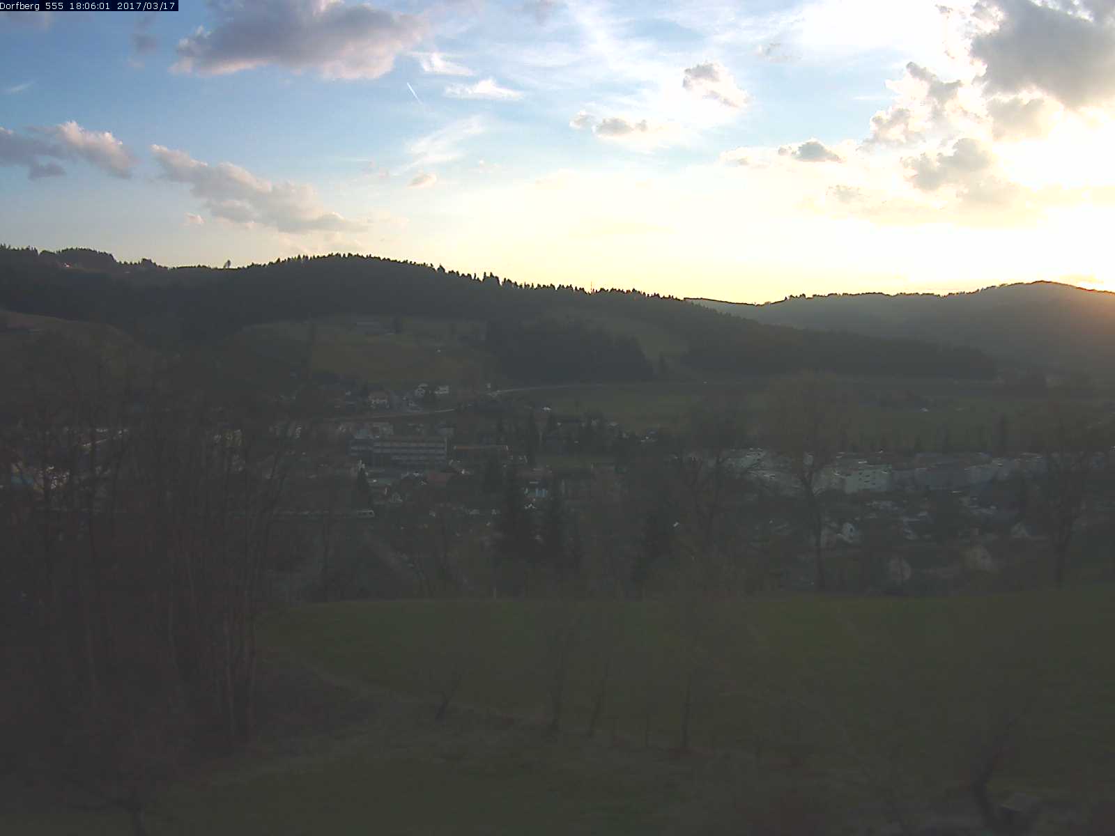 Webcam-Bild: Aussicht vom Dorfberg in Langnau 20170317-180601