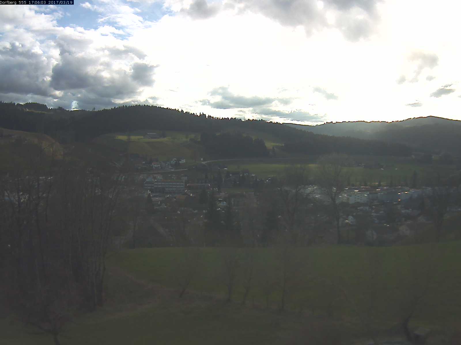 Webcam-Bild: Aussicht vom Dorfberg in Langnau 20170319-170601