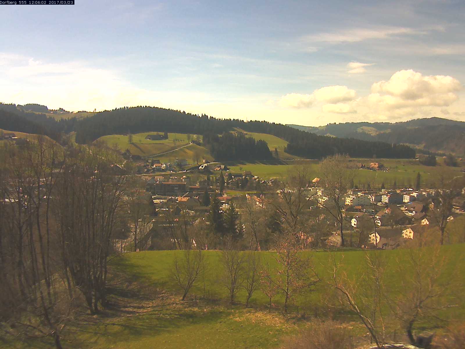 Webcam-Bild: Aussicht vom Dorfberg in Langnau 20170323-120601