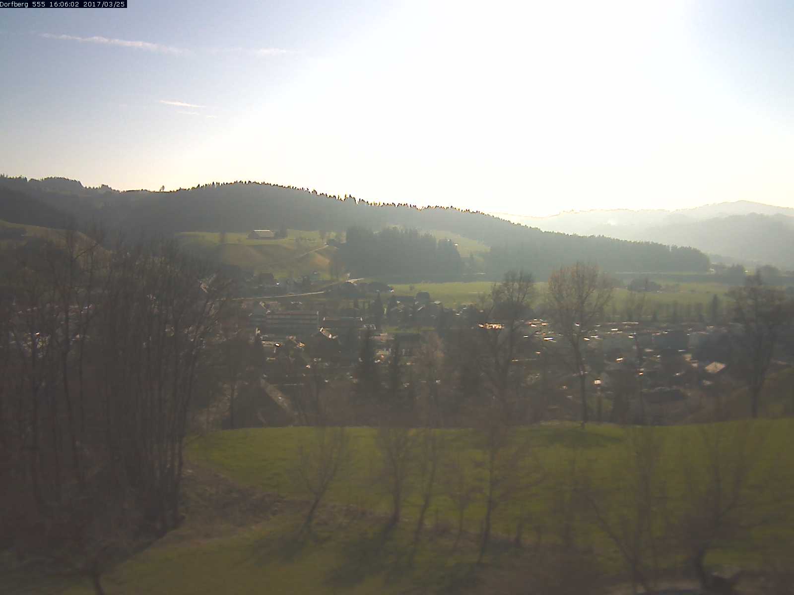 Webcam-Bild: Aussicht vom Dorfberg in Langnau 20170325-160601