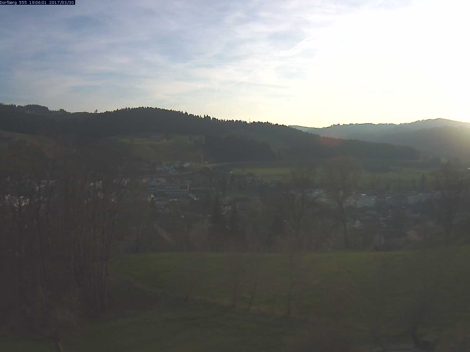 Webcam-Bild: Aussicht vom Dorfberg in Langnau 20170330-190601