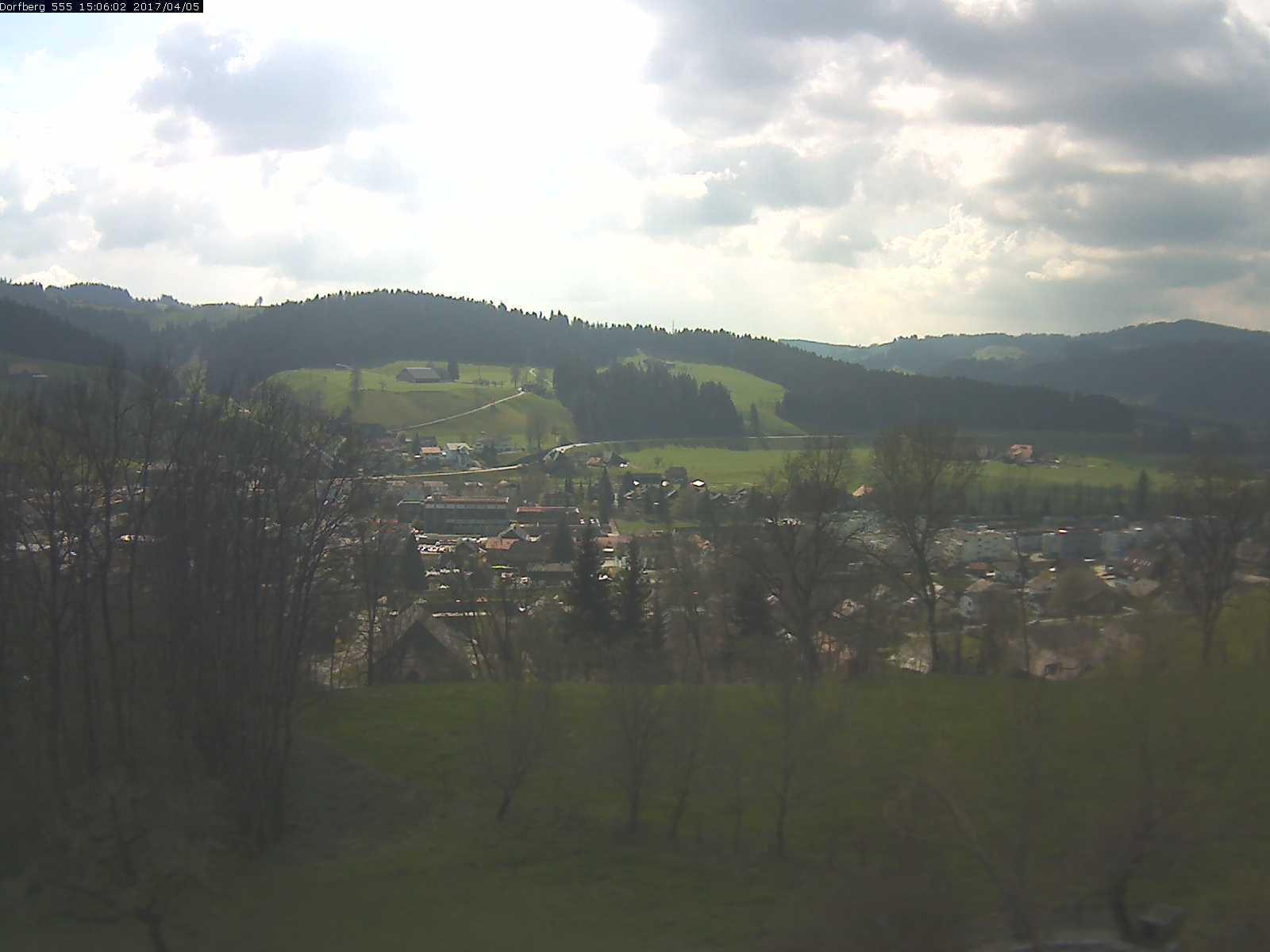 Webcam-Bild: Aussicht vom Dorfberg in Langnau 20170405-150601