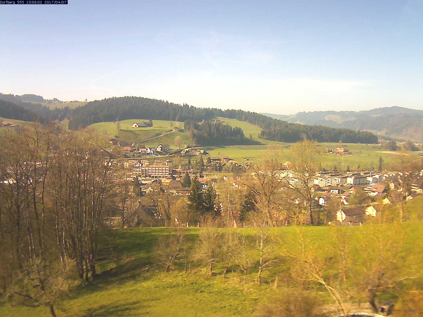 Webcam-Bild: Aussicht vom Dorfberg in Langnau 20170407-100601