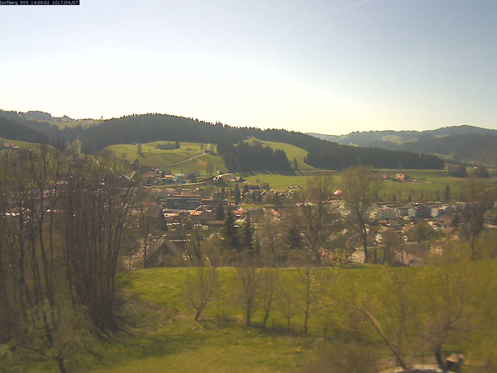 Webcam-Bild: Aussicht vom Dorfberg in Langnau 20170407-140601