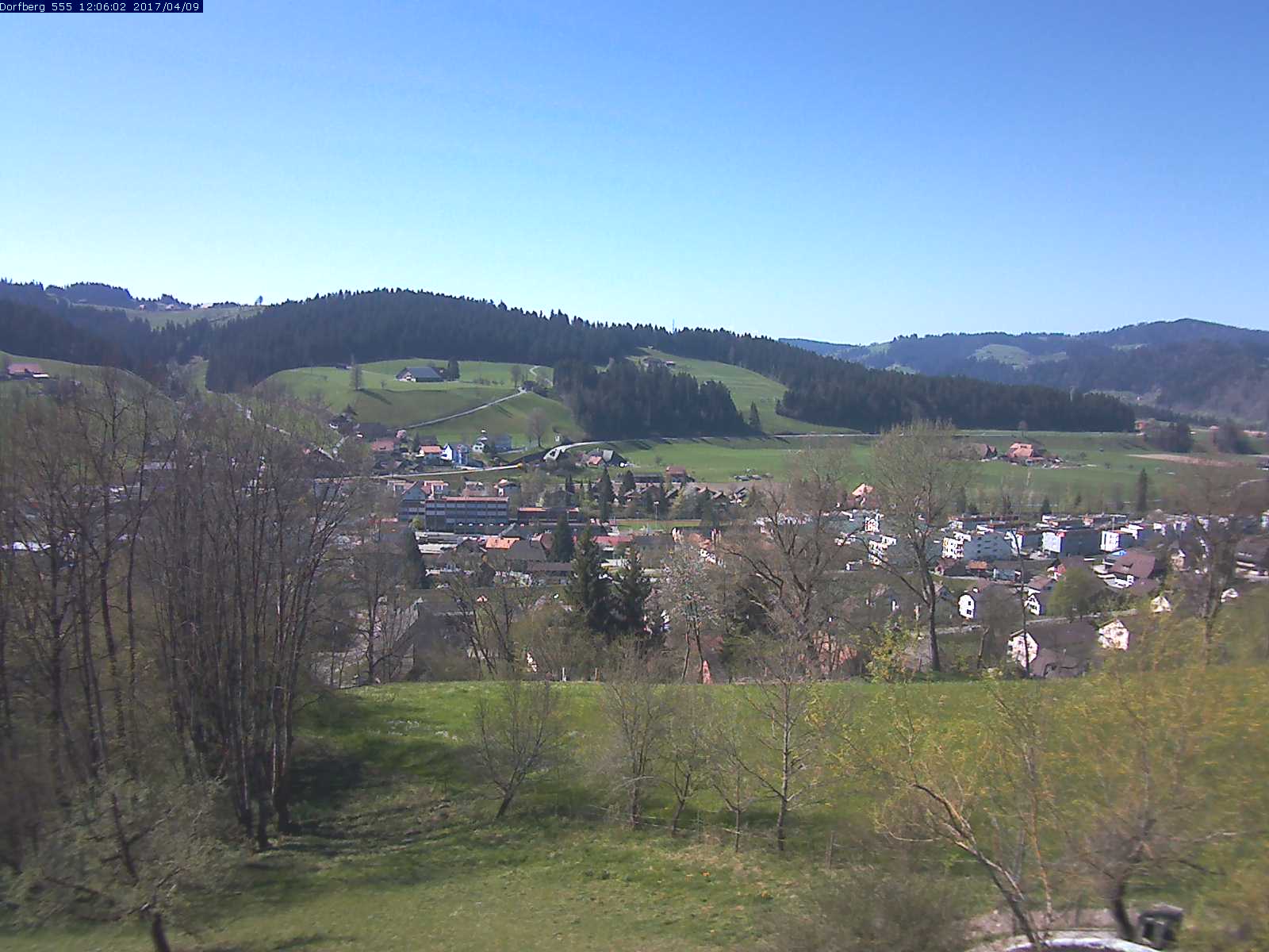 Webcam-Bild: Aussicht vom Dorfberg in Langnau 20170409-120601