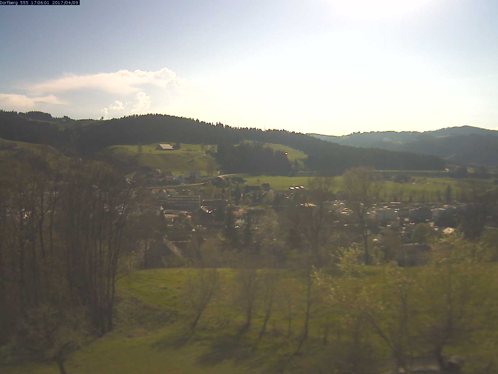 Webcam-Bild: Aussicht vom Dorfberg in Langnau 20170409-170601