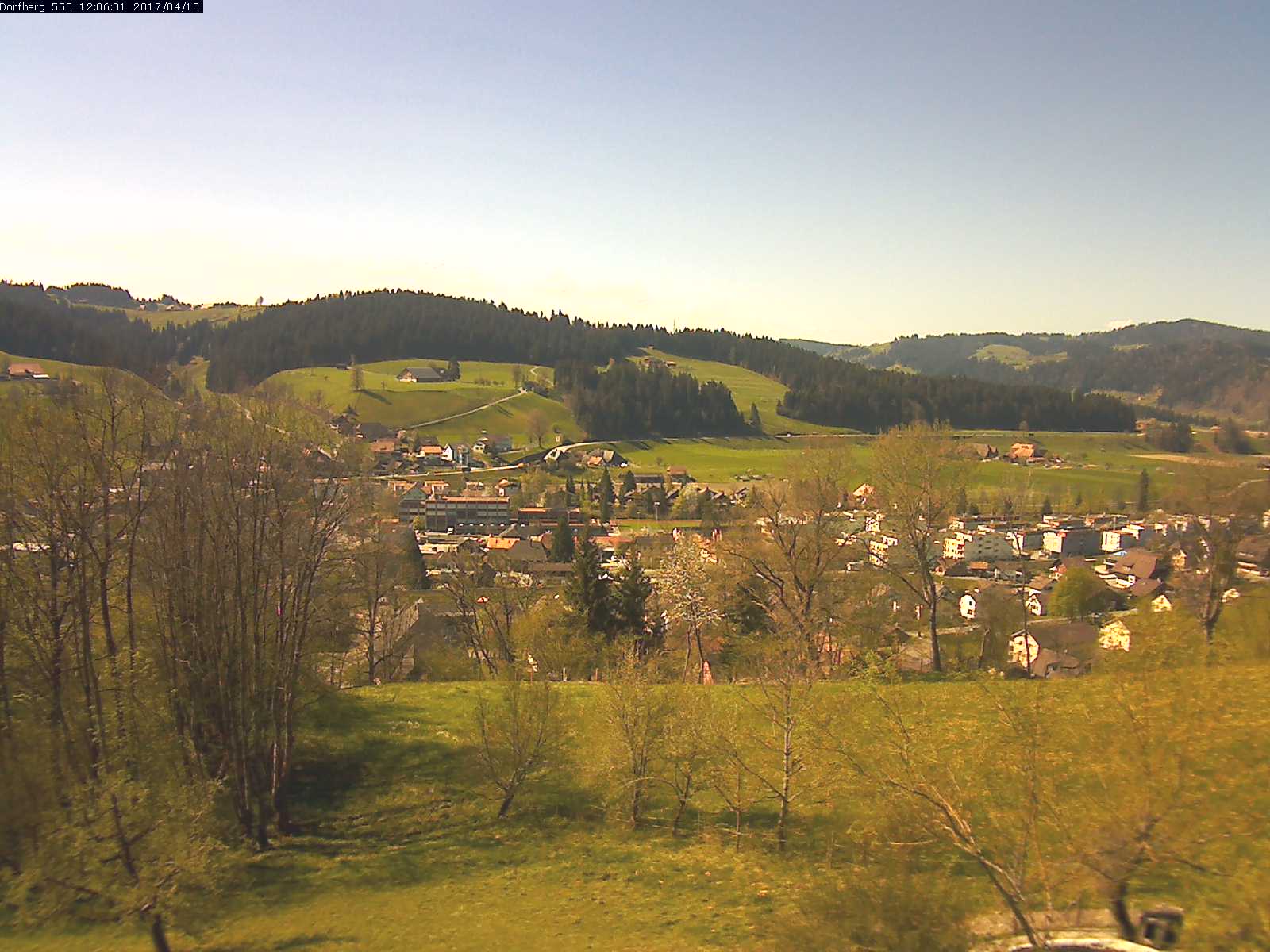 Webcam-Bild: Aussicht vom Dorfberg in Langnau 20170410-120601