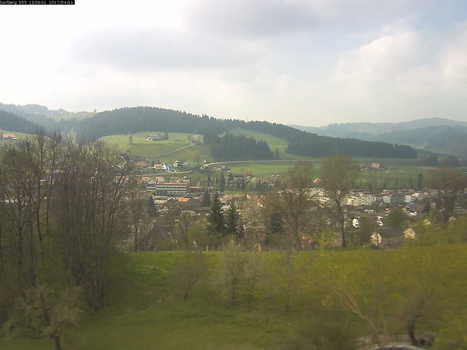 Webcam-Bild: Aussicht vom Dorfberg in Langnau 20170411-120601