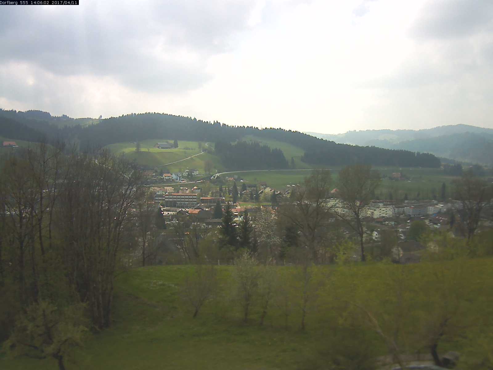 Webcam-Bild: Aussicht vom Dorfberg in Langnau 20170411-140601