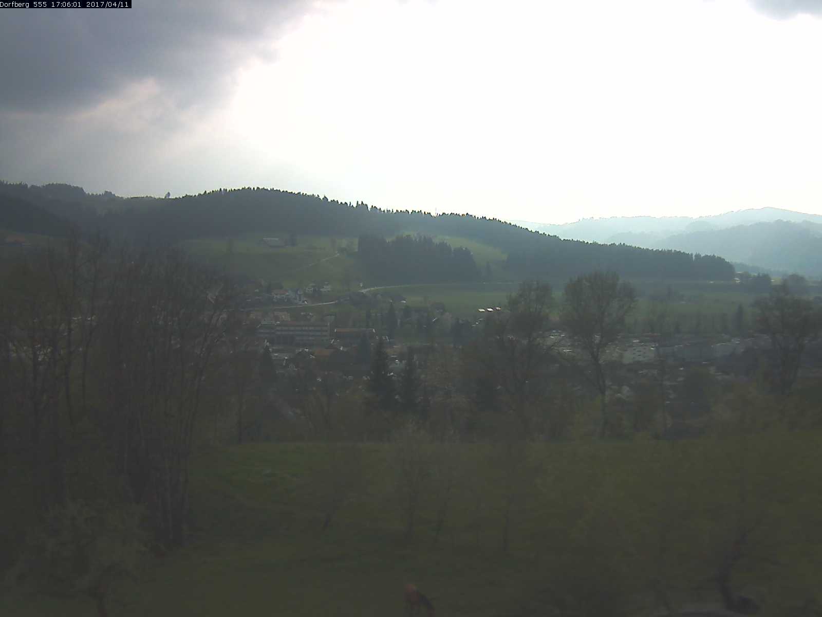 Webcam-Bild: Aussicht vom Dorfberg in Langnau 20170411-170601
