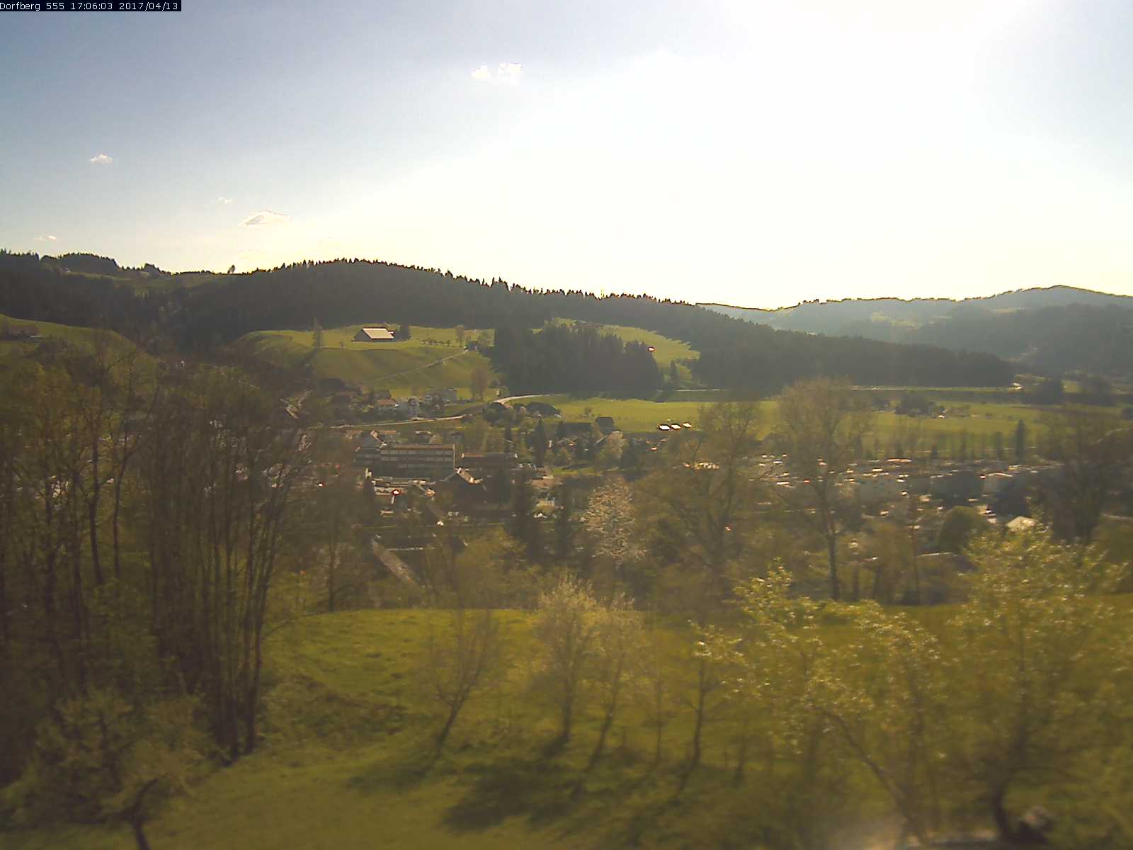Webcam-Bild: Aussicht vom Dorfberg in Langnau 20170413-170602