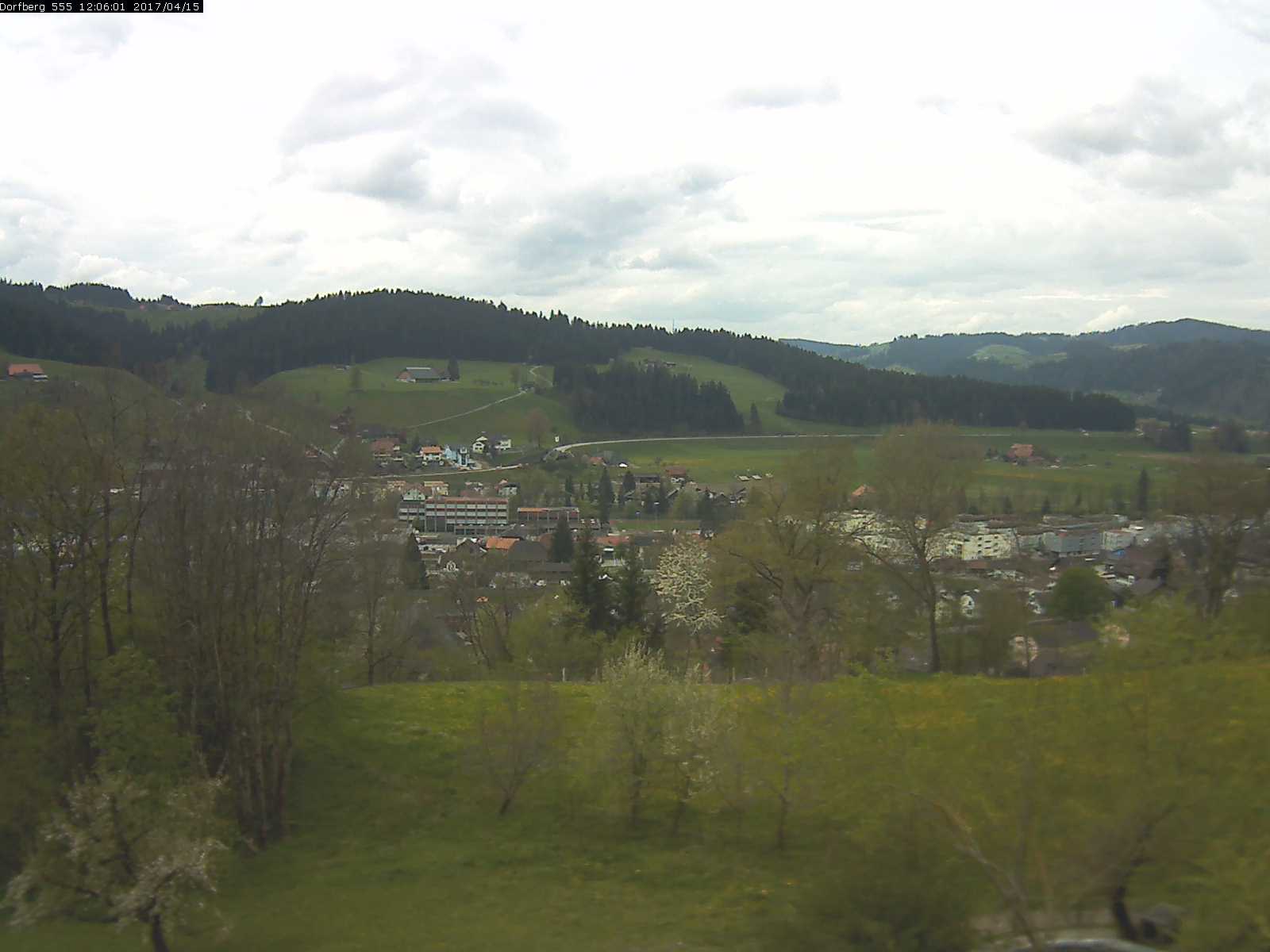 Webcam-Bild: Aussicht vom Dorfberg in Langnau 20170415-120601