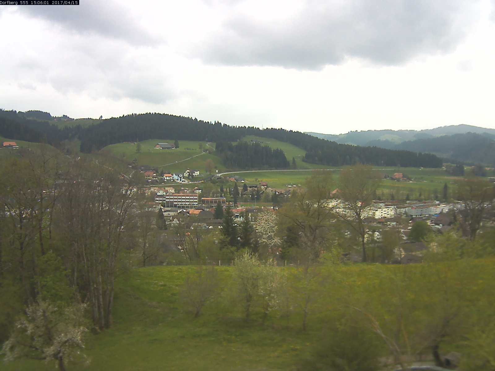 Webcam-Bild: Aussicht vom Dorfberg in Langnau 20170415-150601