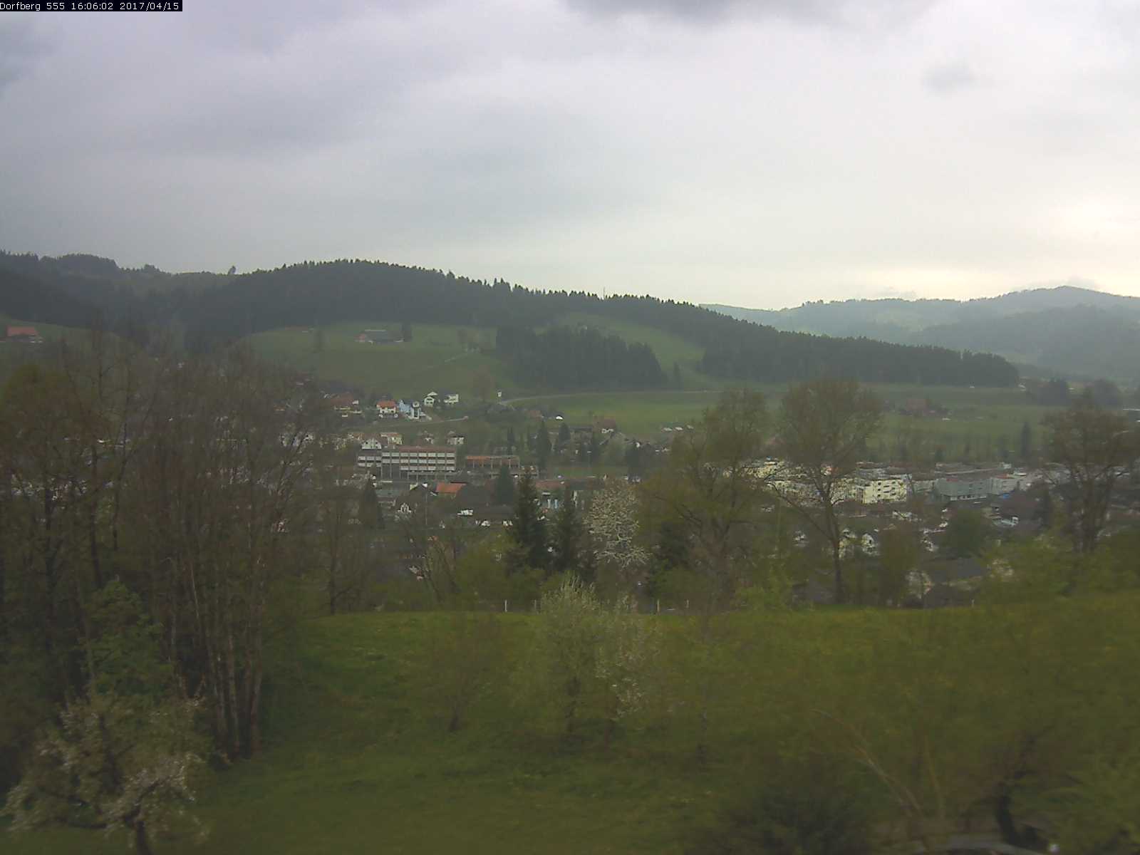 Webcam-Bild: Aussicht vom Dorfberg in Langnau 20170415-160601