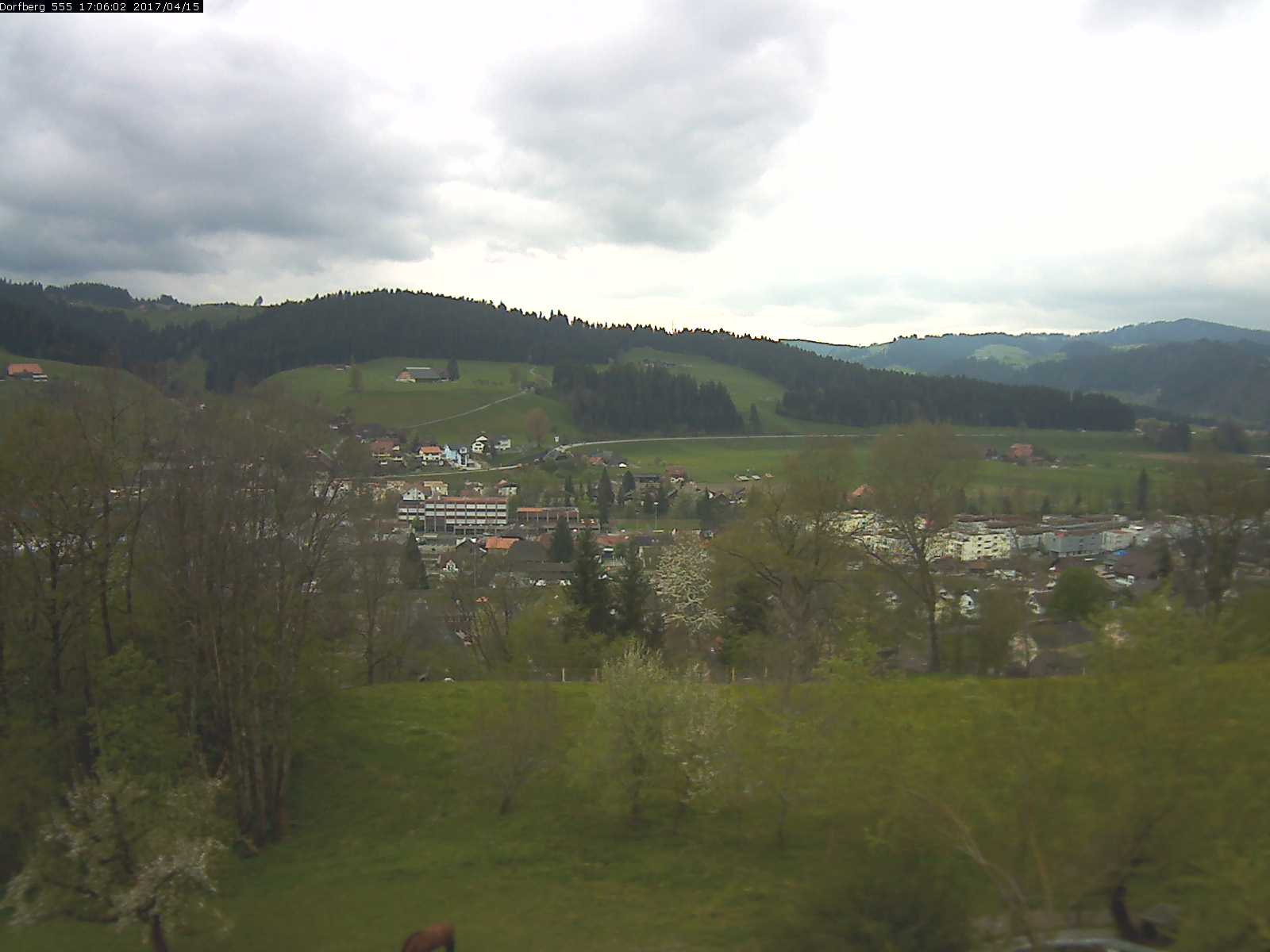 Webcam-Bild: Aussicht vom Dorfberg in Langnau 20170415-170601
