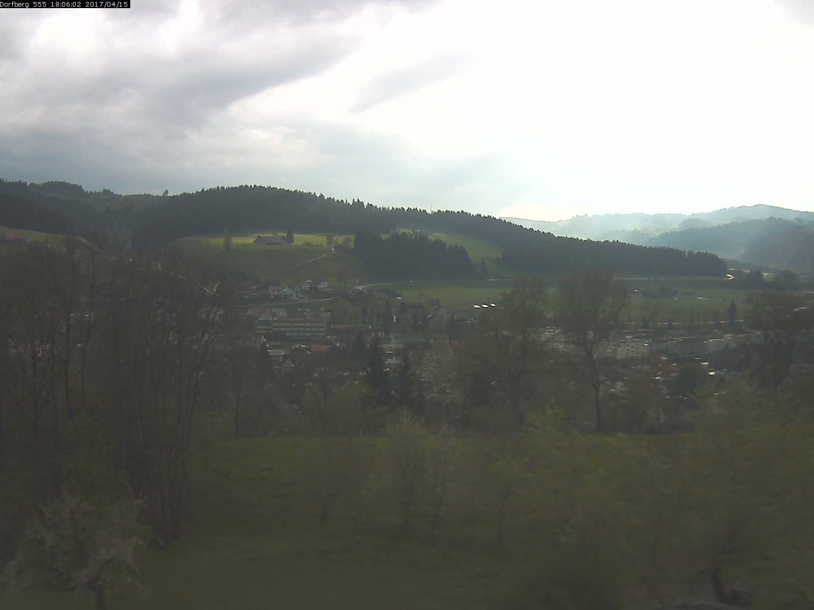 Webcam-Bild: Aussicht vom Dorfberg in Langnau 20170415-180601
