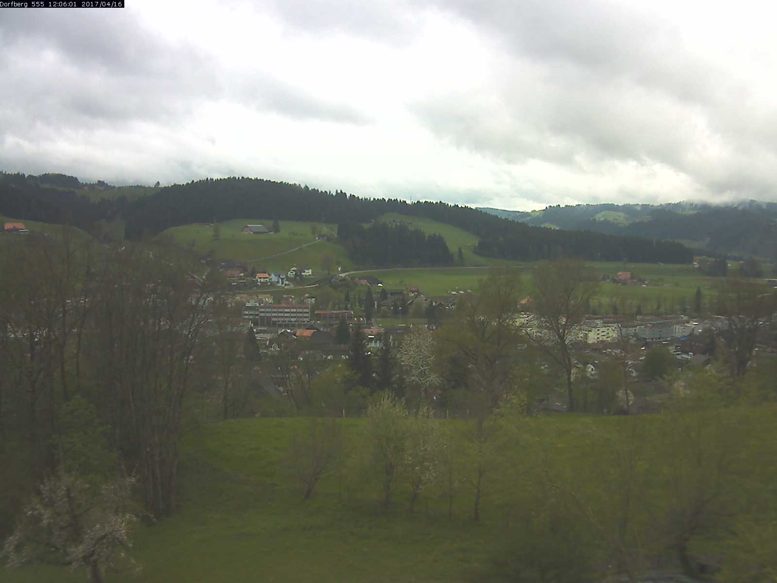 Webcam-Bild: Aussicht vom Dorfberg in Langnau 20170416-120601