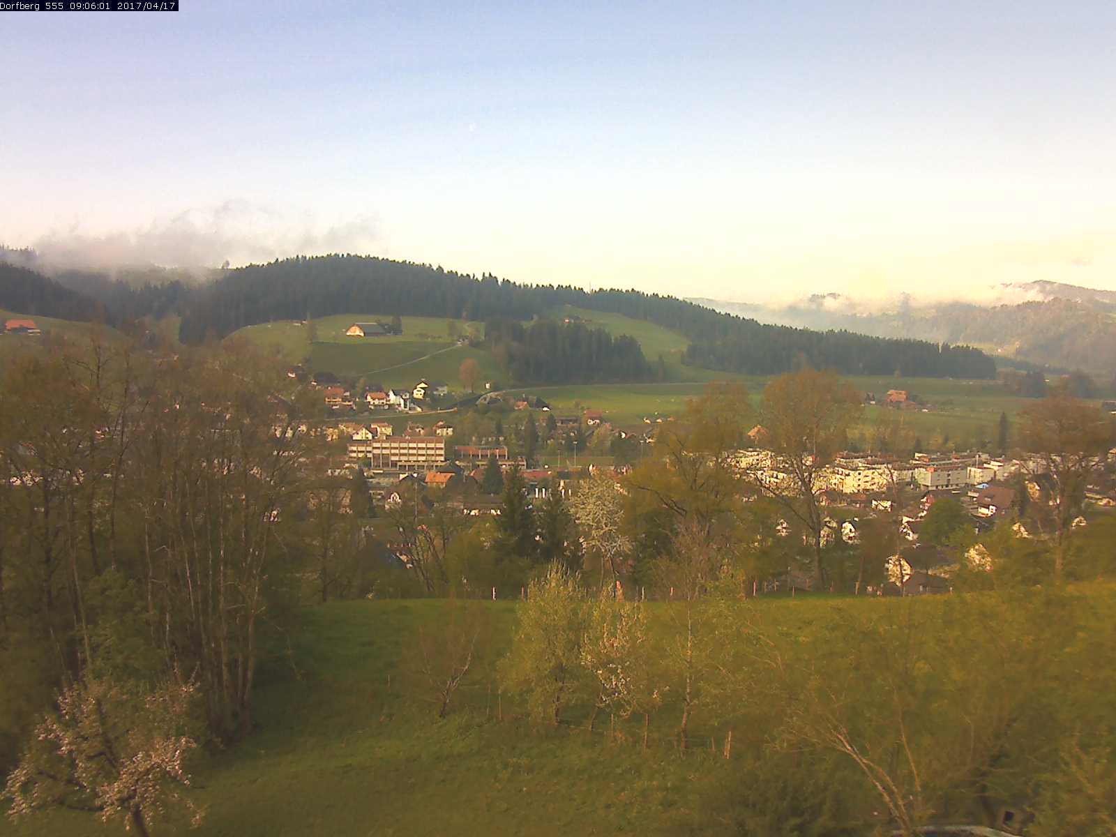 Webcam-Bild: Aussicht vom Dorfberg in Langnau 20170417-090601