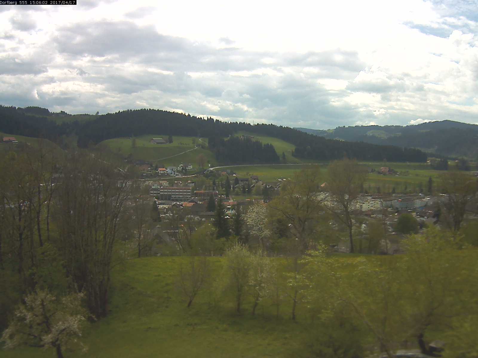 Webcam-Bild: Aussicht vom Dorfberg in Langnau 20170417-150601