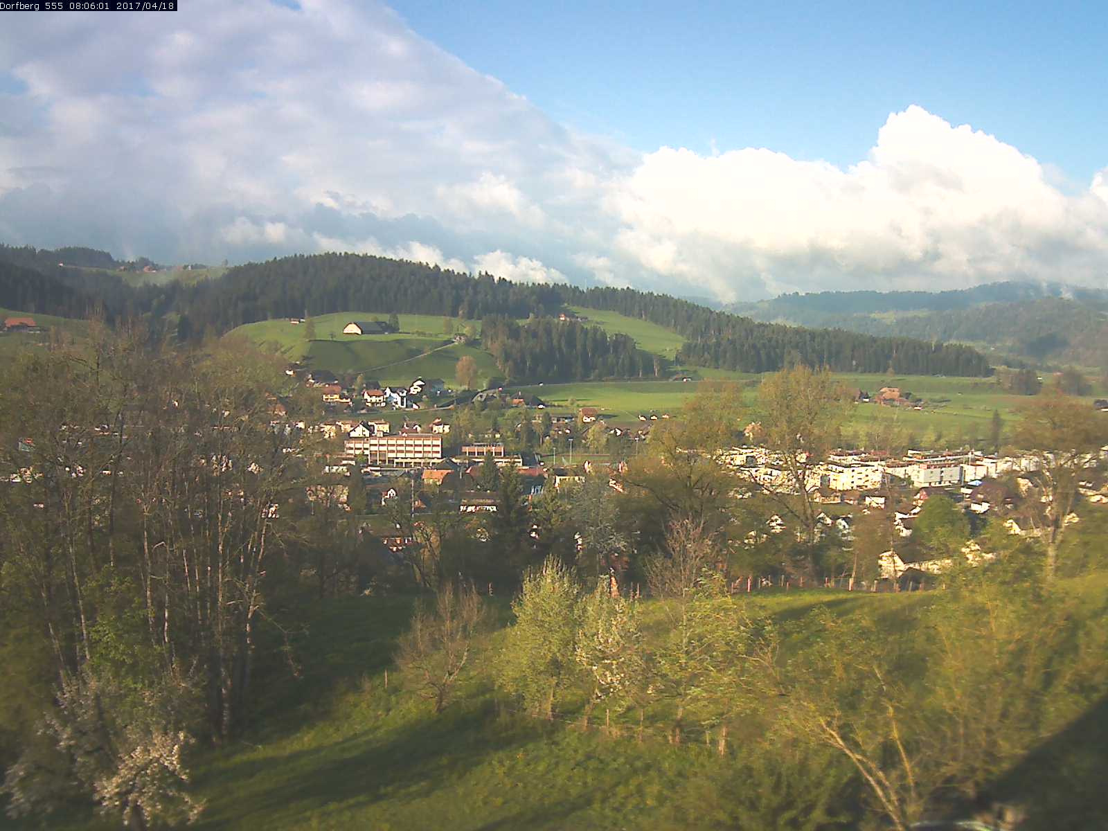 Webcam-Bild: Aussicht vom Dorfberg in Langnau 20170418-080601