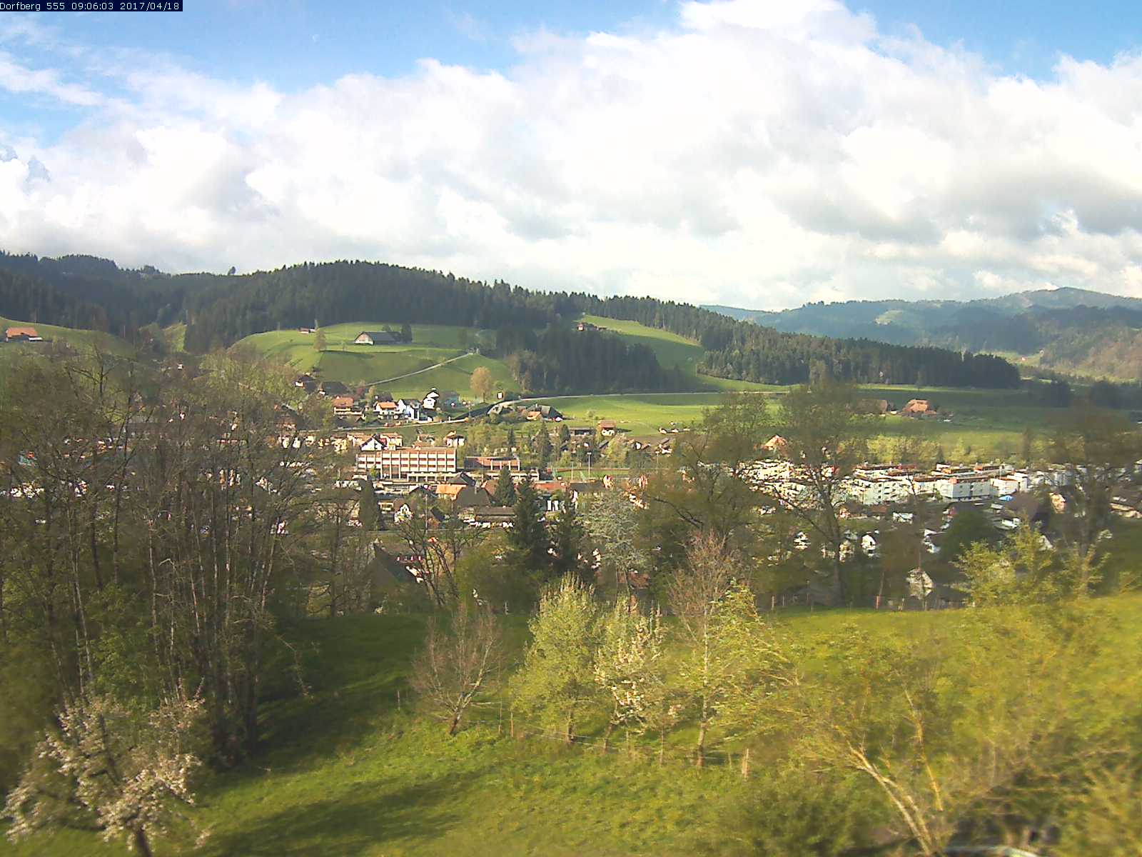Webcam-Bild: Aussicht vom Dorfberg in Langnau 20170418-090601